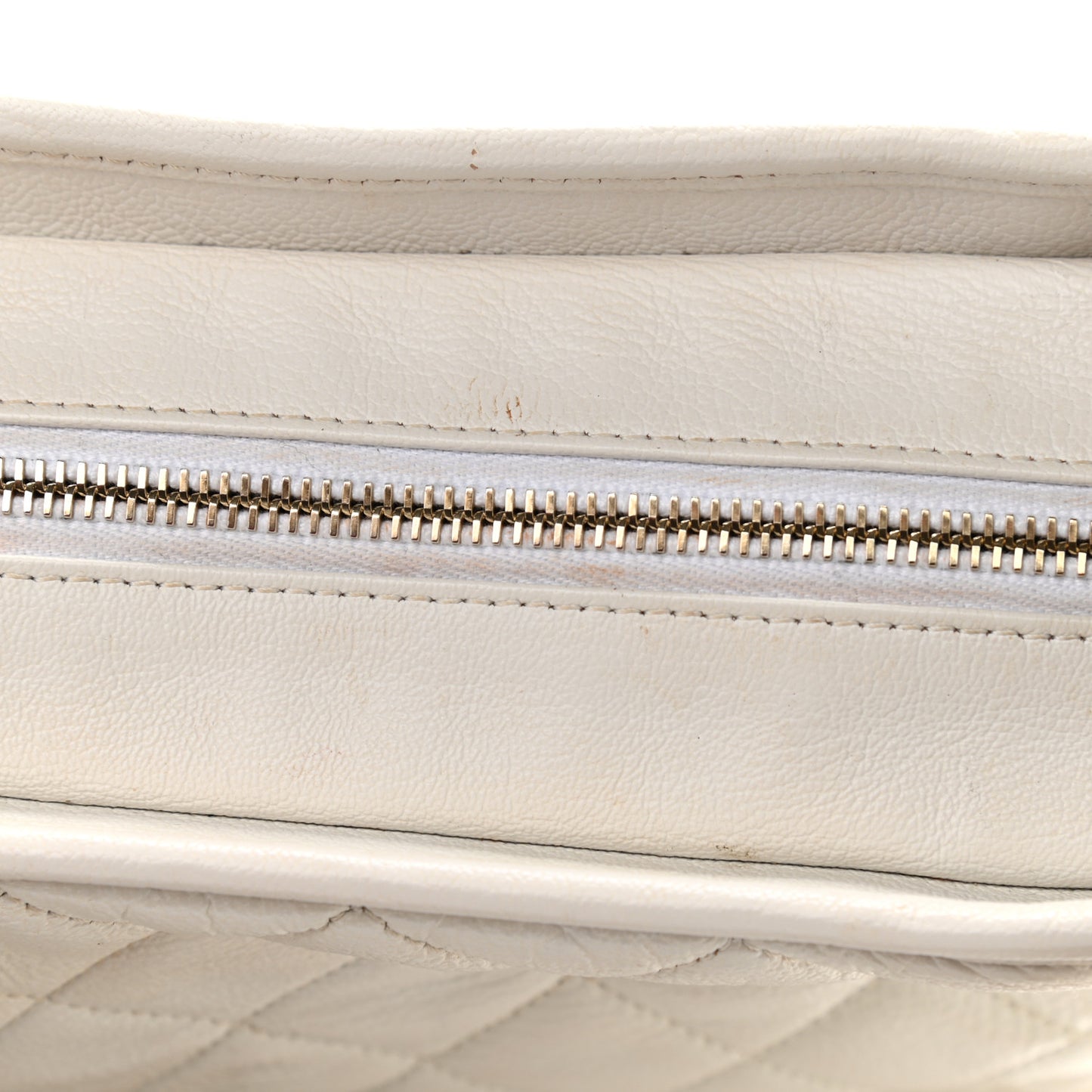 Patent Goatskin Quilted Medium Gabrielle Hobo White
