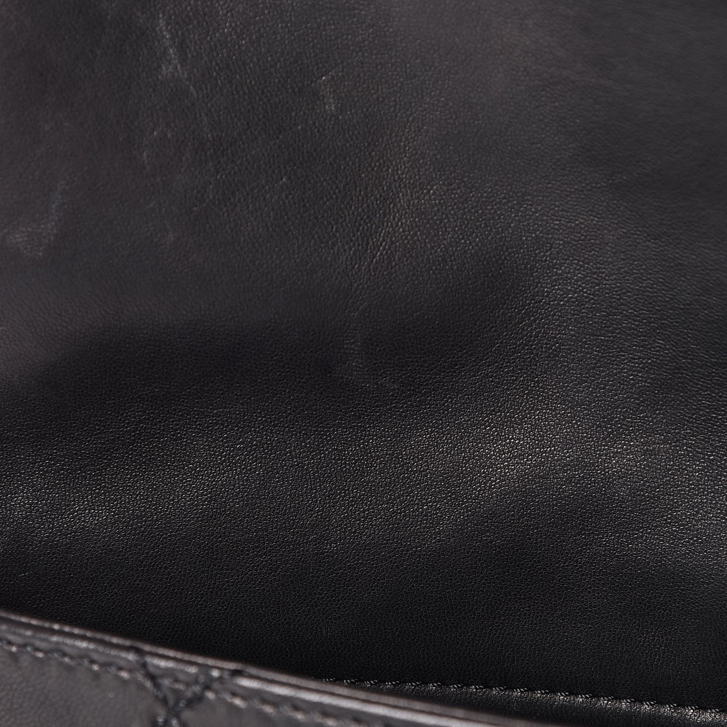 Lambskin Medium Ultimate Stitch Flap Black