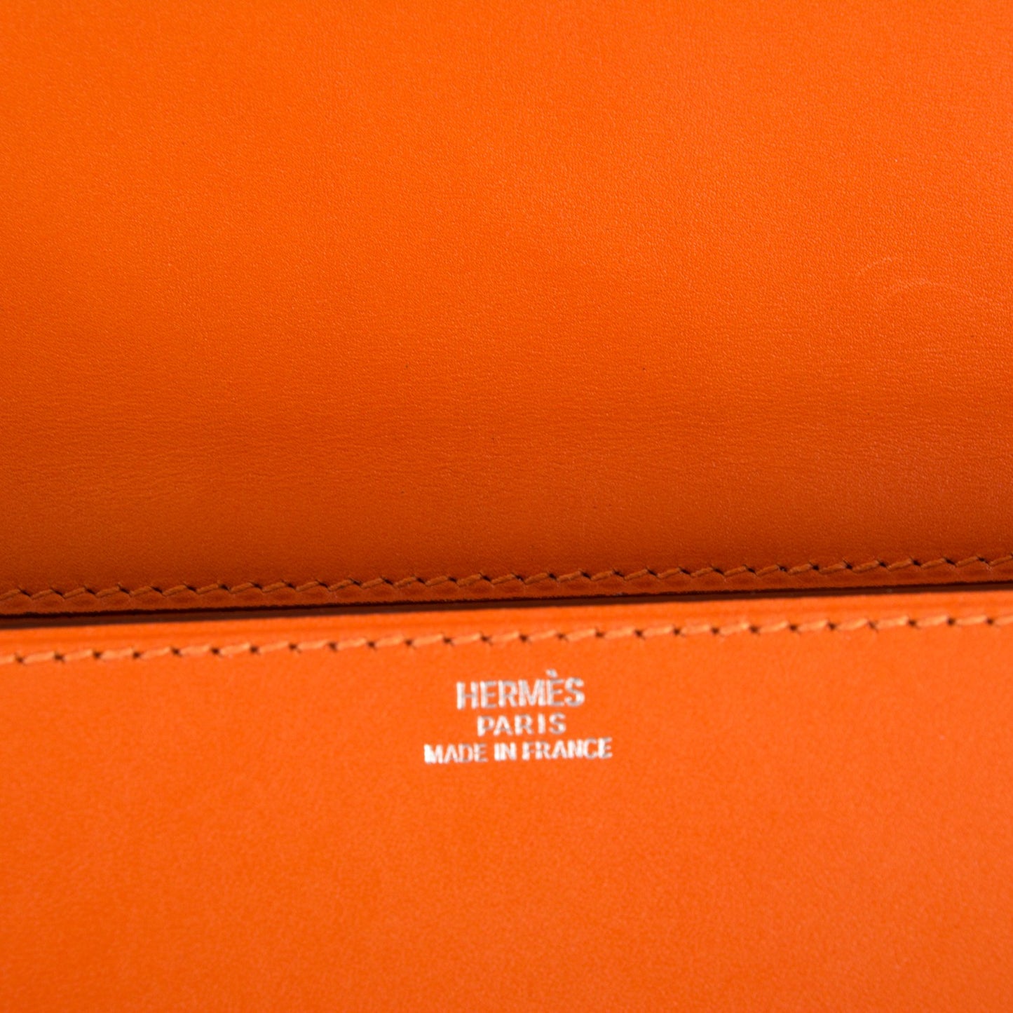Tadelakt Medor 23 Clutch Orange