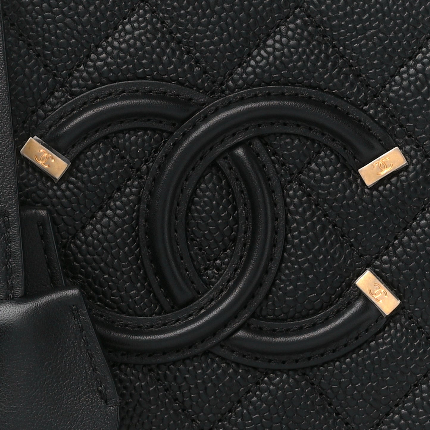 Caviar Quilted Medium CC Filigree Vanity Case Black