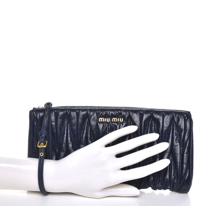 Miu Miu Nappa Matelasse Clutch Inchiostro 2 of 7