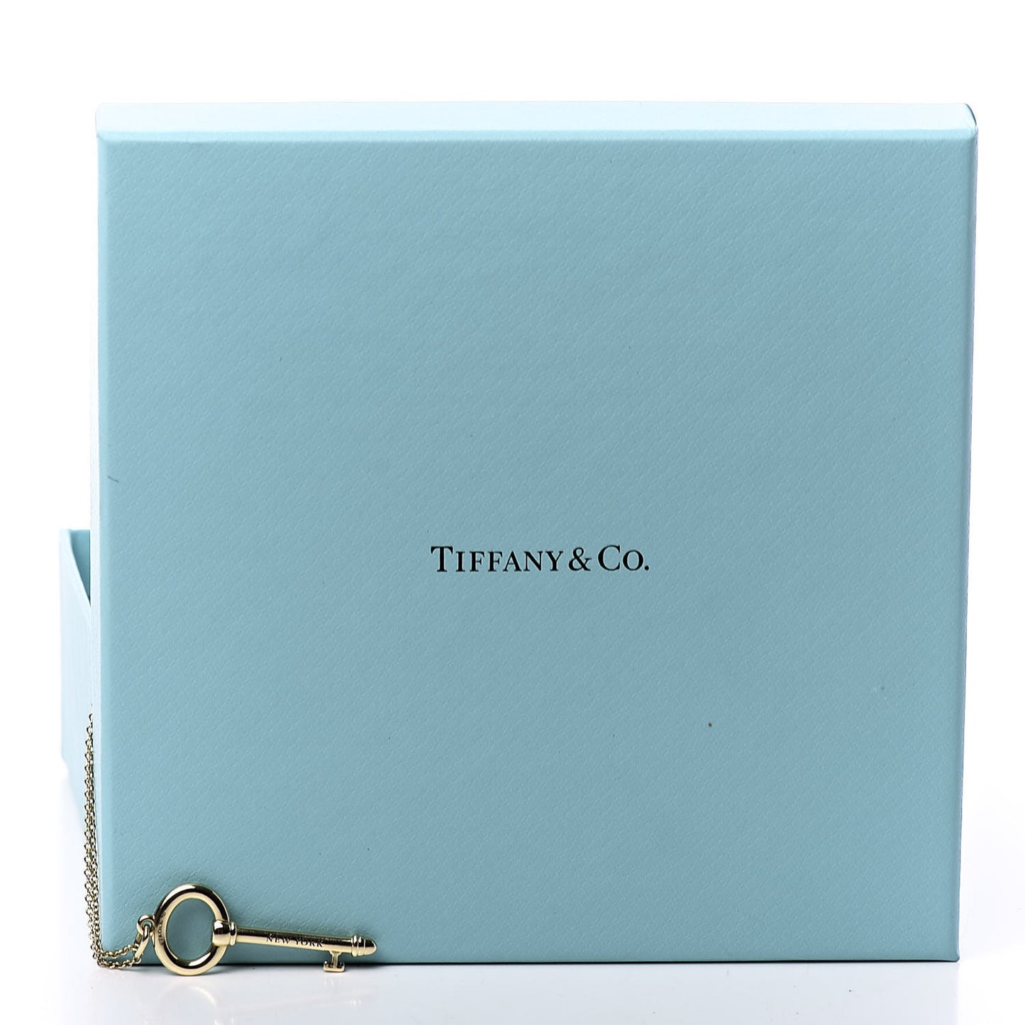 18K Yellow Gold Modern Oval Key Pendant Necklace