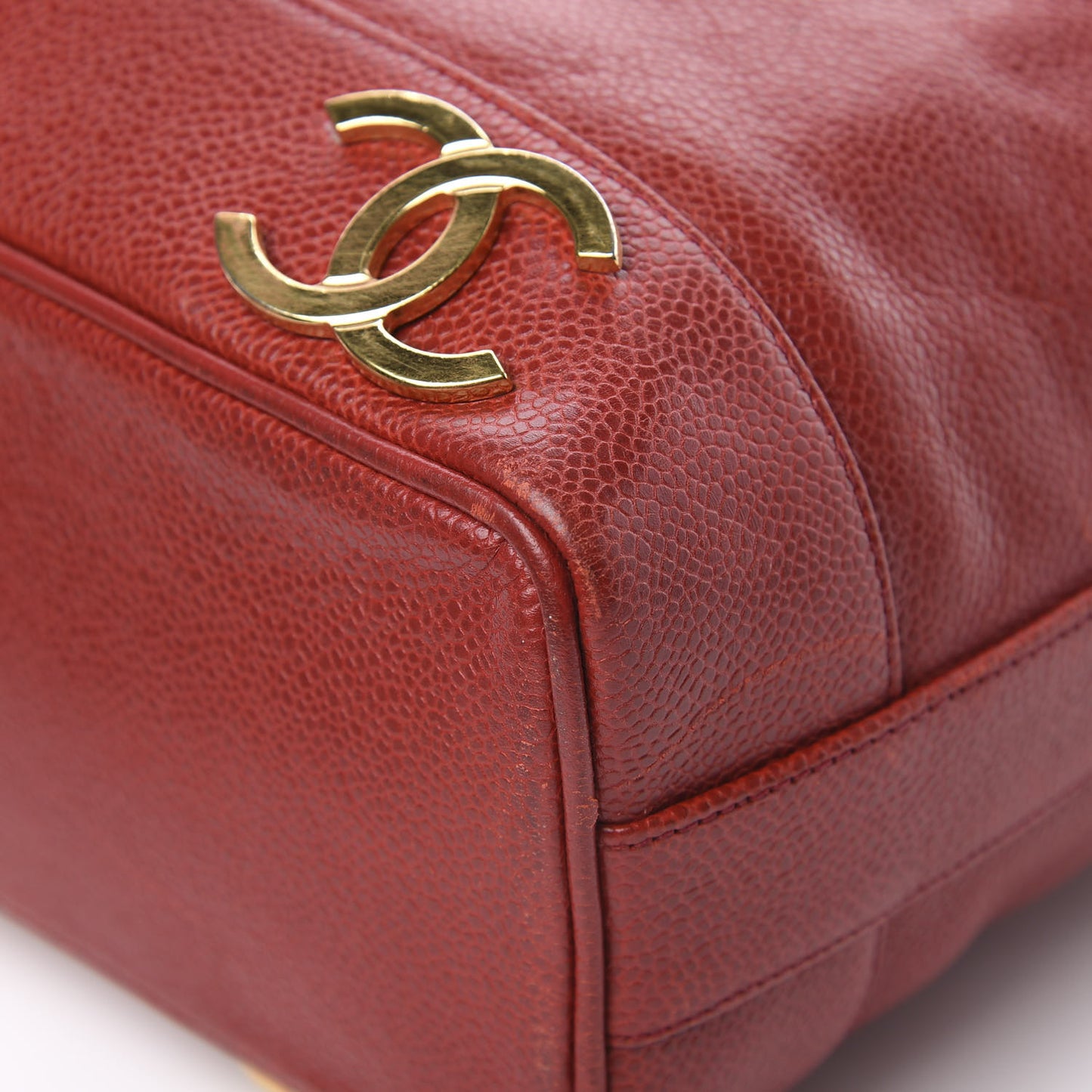 Caviar CC Drawstring Shoulder Bag Red