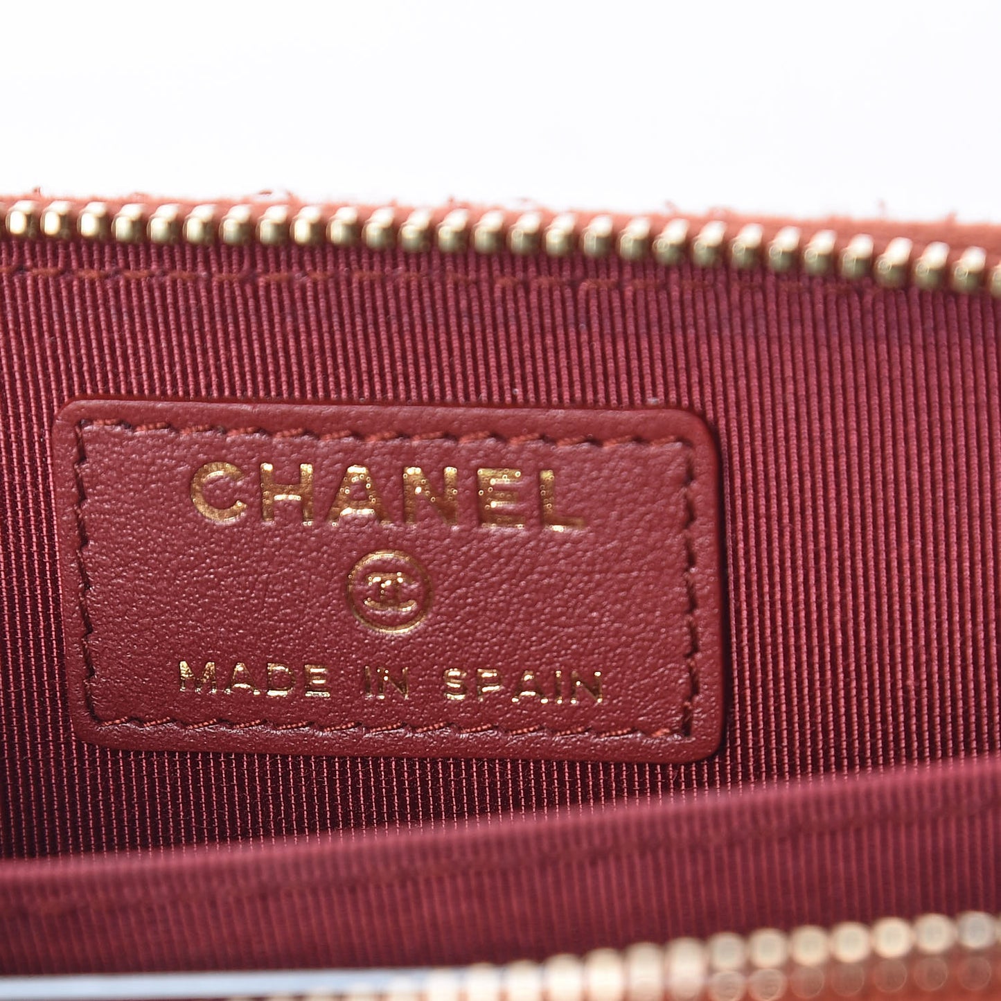 Iridescent Caviar Quilted Zip Coin Purse Burgundy
