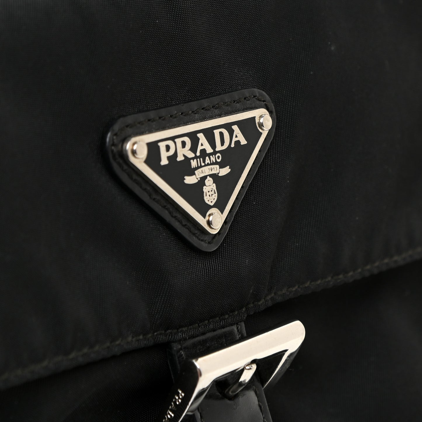 Nylon Tessuto Vela Messenger Bag Black