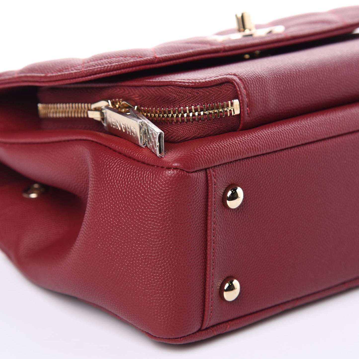 Caviar Quilted Medium Business Affinity Flap Burgundy