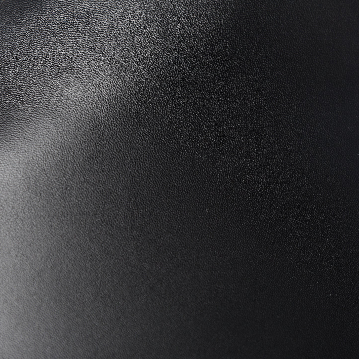Epsom Constance 24 Black