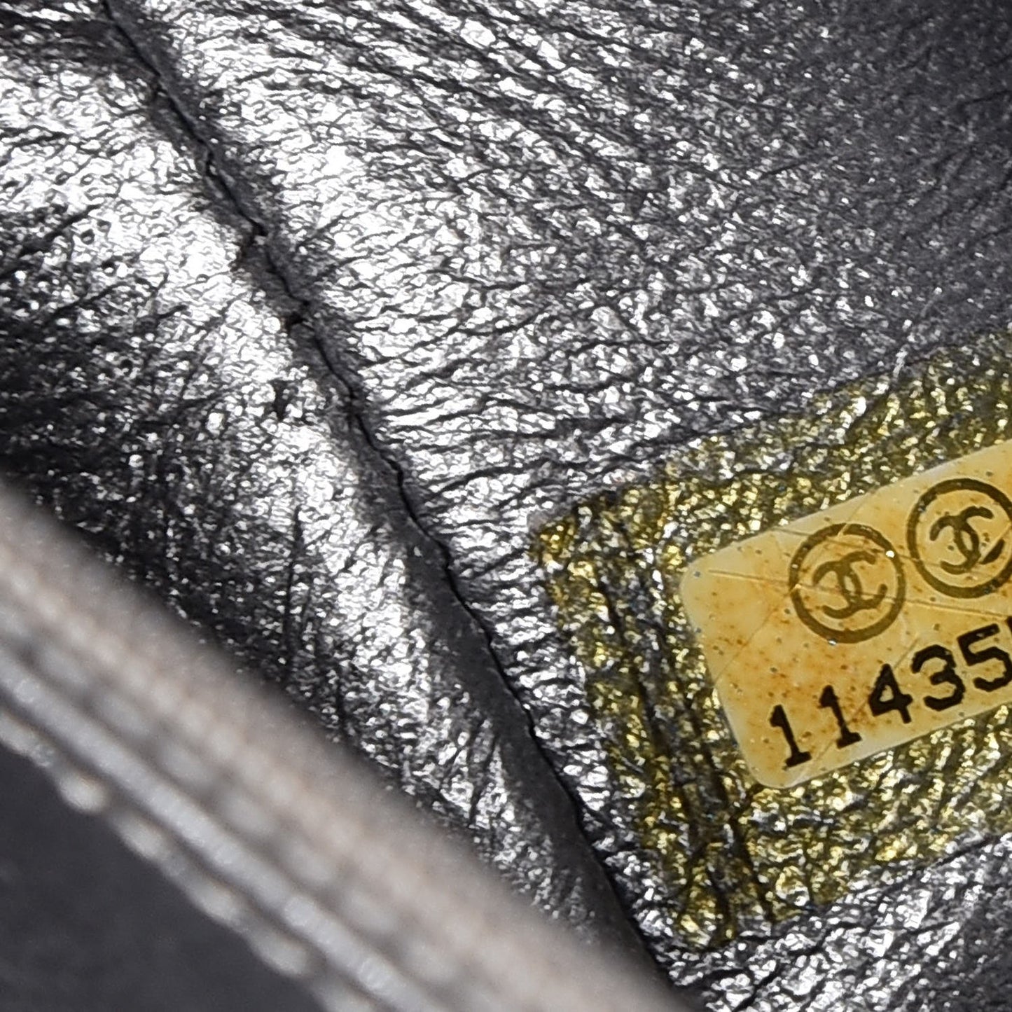 Patent Calfskin Large Luxe Ligne Tote Black
