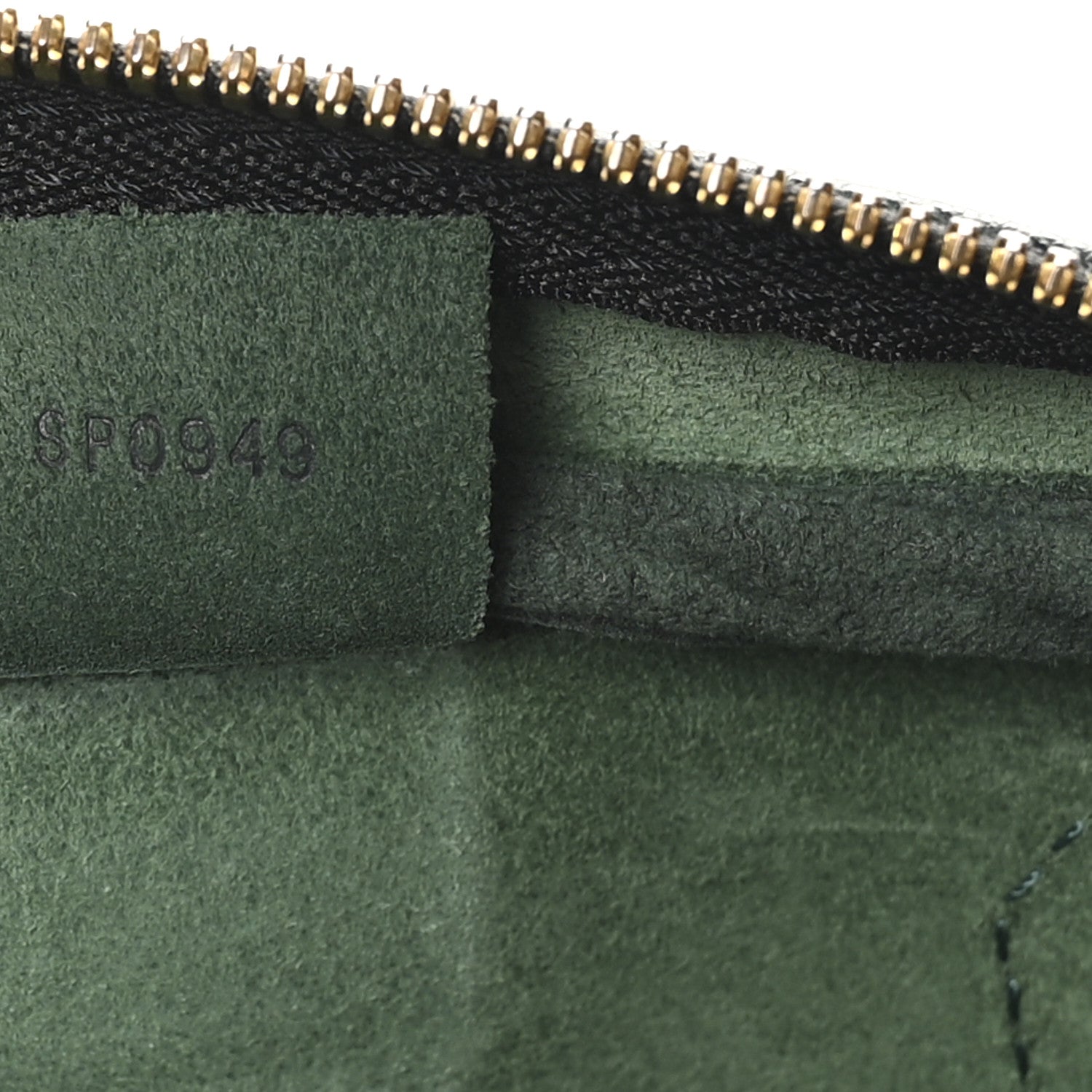 Louis Vuitton Taiga Kendall GM Epicea 6 of 12
