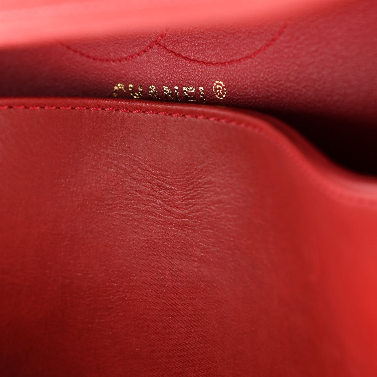 Iridescent Calfskin Quilted 2.55 Reissue 226 Flap Red