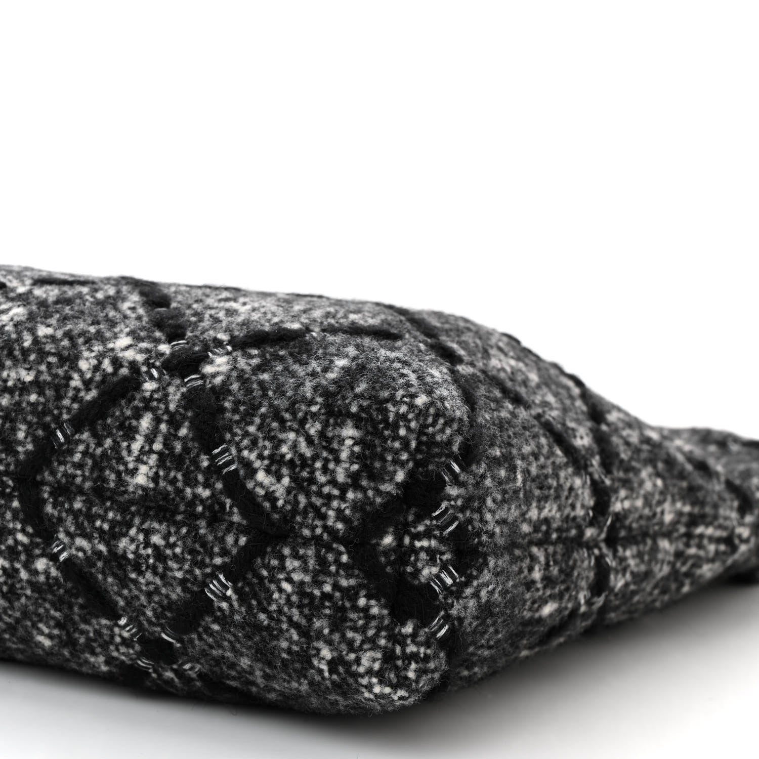 Chanel Tweed Quilted Chanel 22 Black Ecru 11 of 11