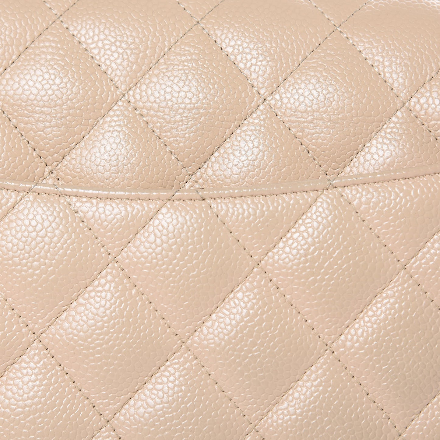 Caviar Quilted Jumbo Double Flap Beige Clair