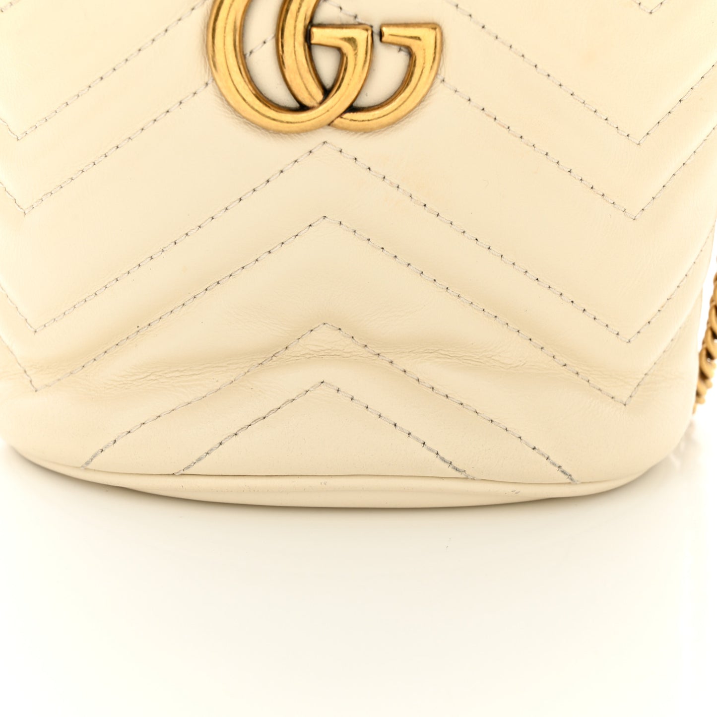 Calfskin Matelasse Mini GG Marmont 2.0 Bucket Bag White