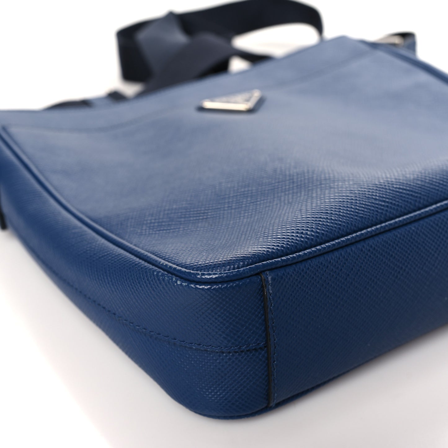Saffiano Cuir Flat Messenger Bag Bluette