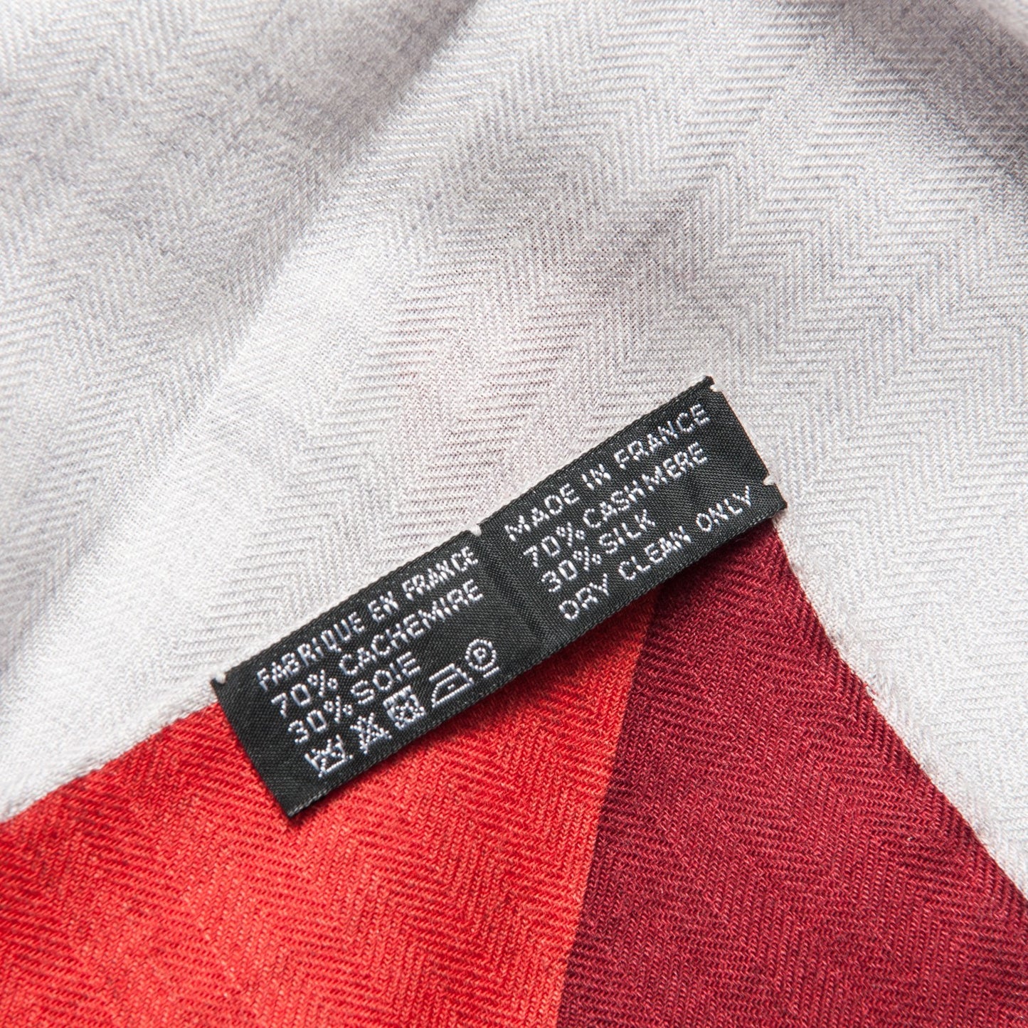 Cashmere Silk Encadre Shawl 90 Gris Clair Chine Bordeaux Rouge H