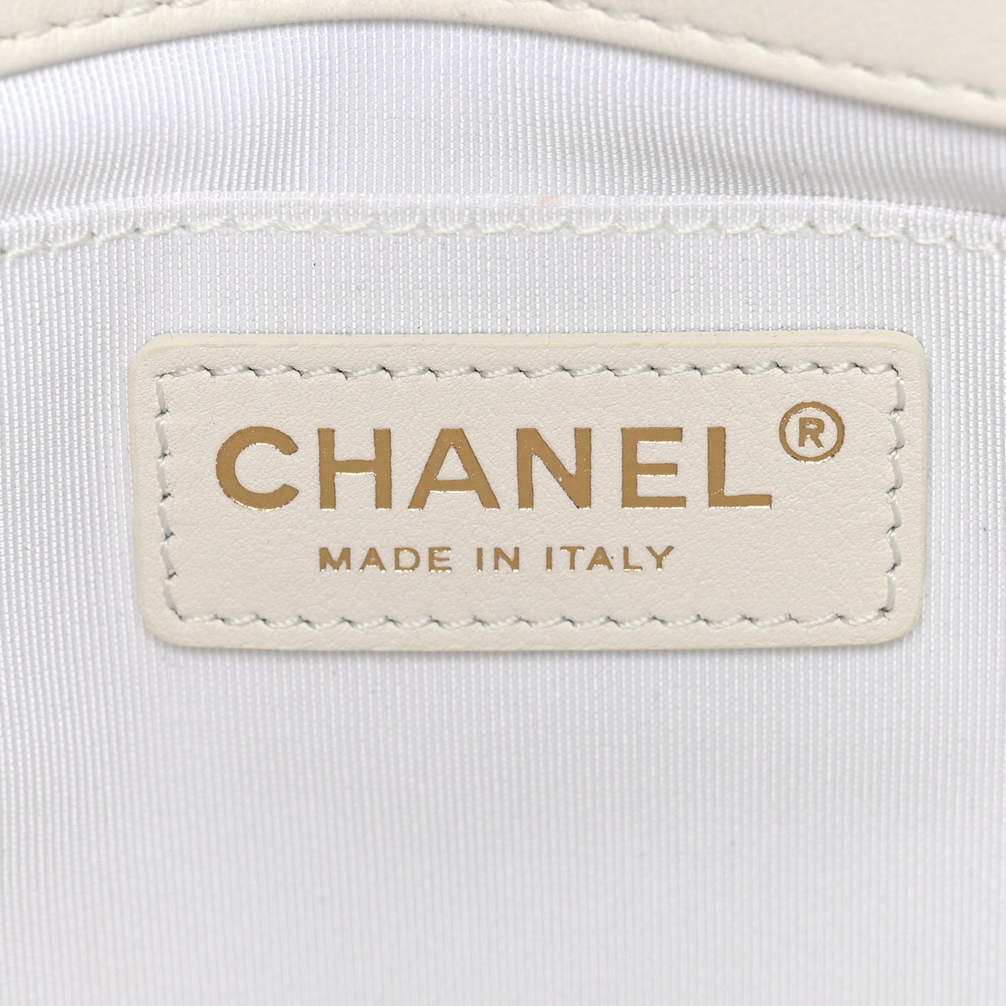 Calfskin Quilted Medium Bubbly Flap White