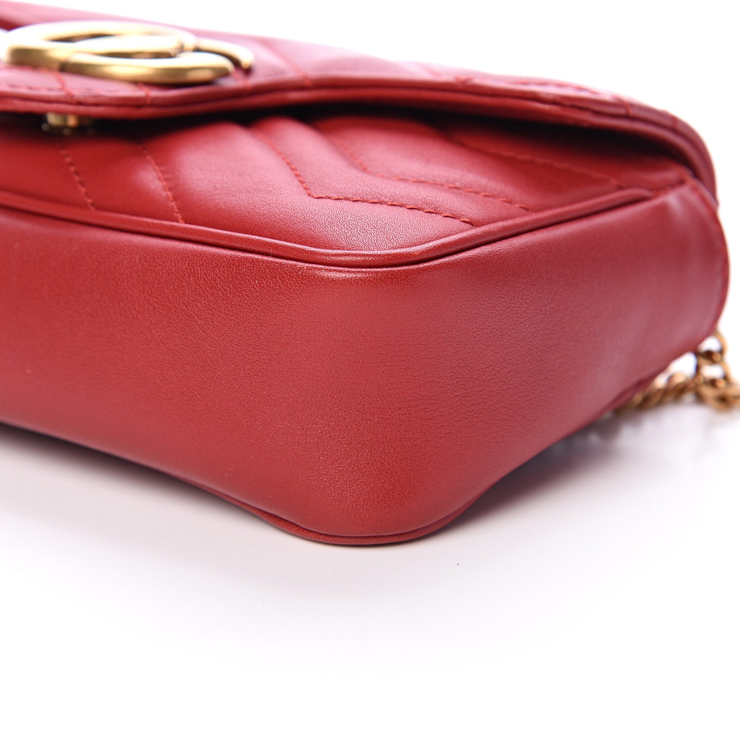 Calfskin Matelasse Super Mini GG Marmont Shoulder Bag Hibiscus Red