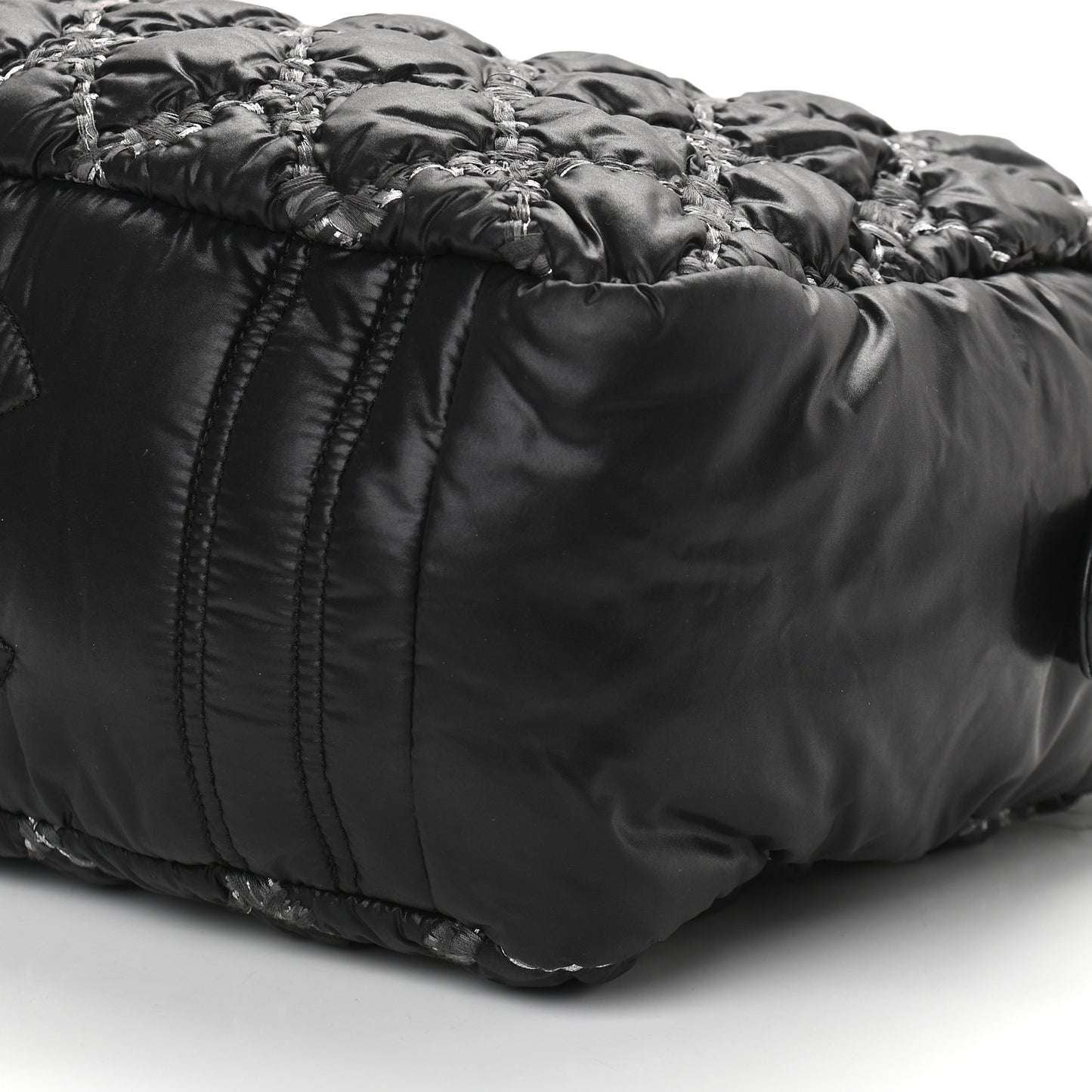 Nylon Quilted Tweed Stitch Bubble Camera Case Black