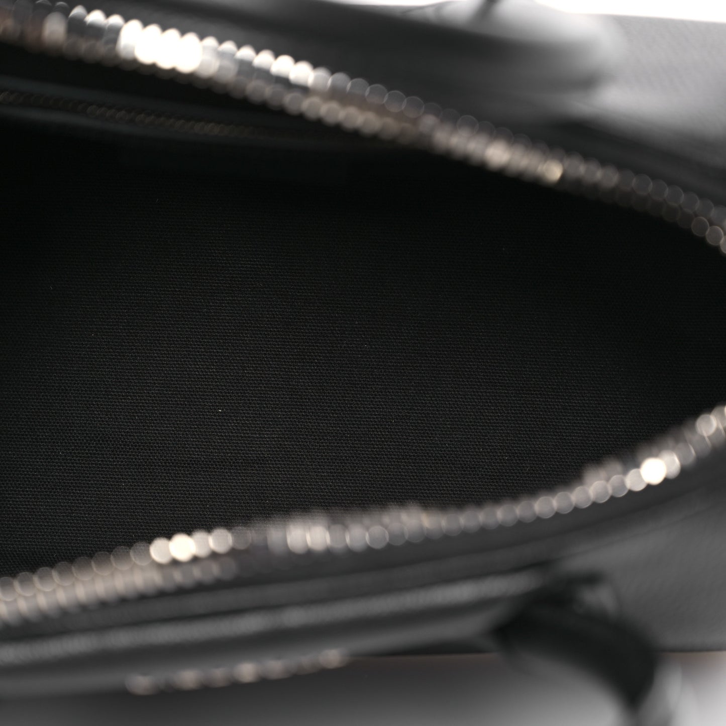 Sugar Goatskin Medium Antigona Black