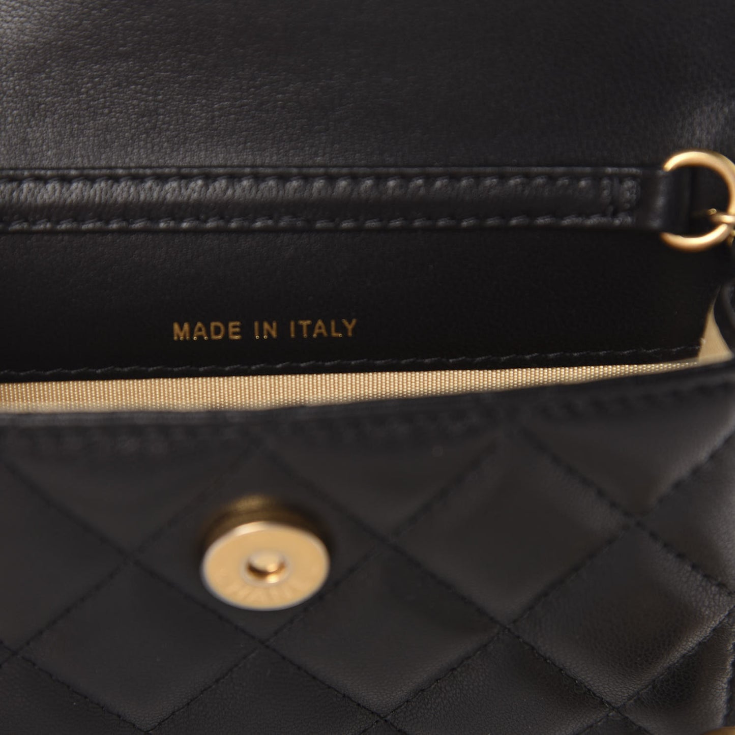 Lambskin Quilted Pearl Crush Clutch With Chain Black