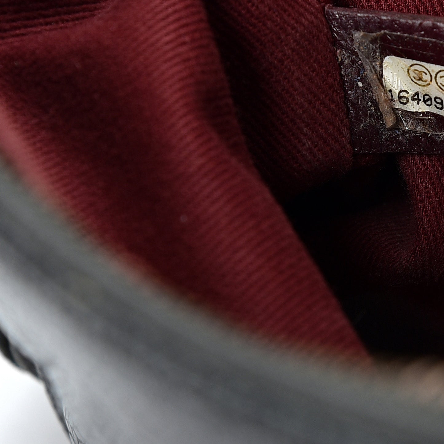 Iridescent Caviar Quilted Small Chic Flap Black