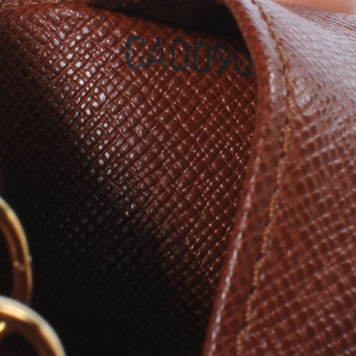 Monogram Small Ring Agenda