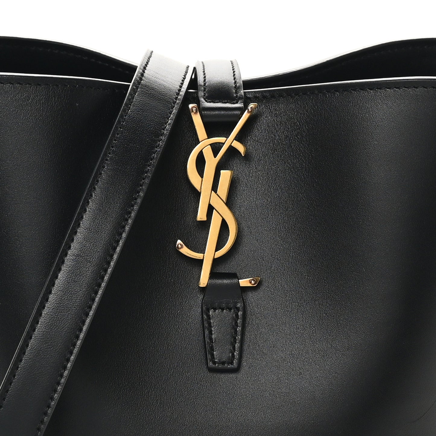 Shiny Calfskin Le 37 Bucket Bag Black