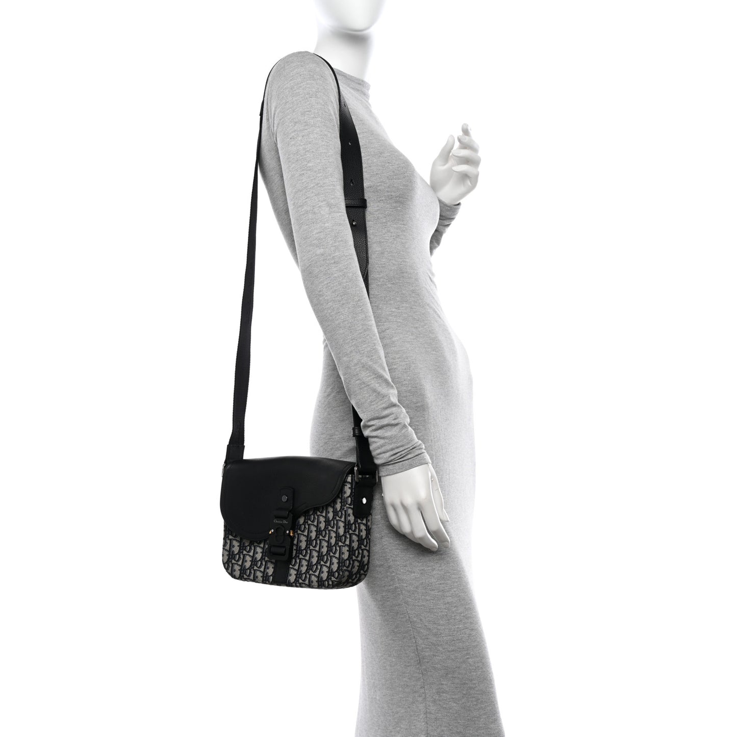 Grained Calfskin Oblique Saddle Messenger Black
