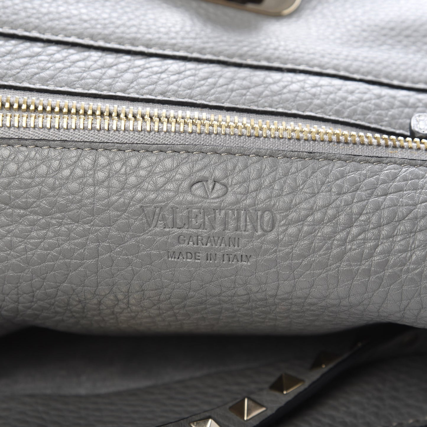 Pebbled Calfskin Medium Rockstud Tote Grey