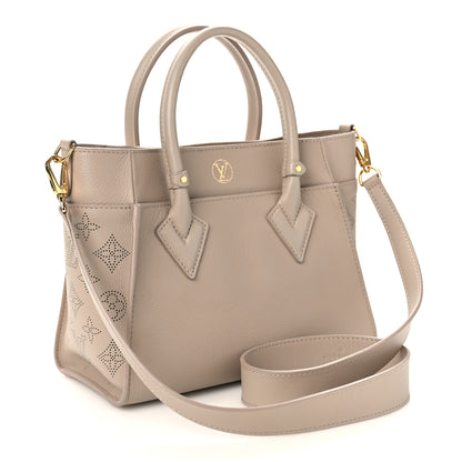 Louis Vuitton Mahina On My Side PM Galet 3 of 8