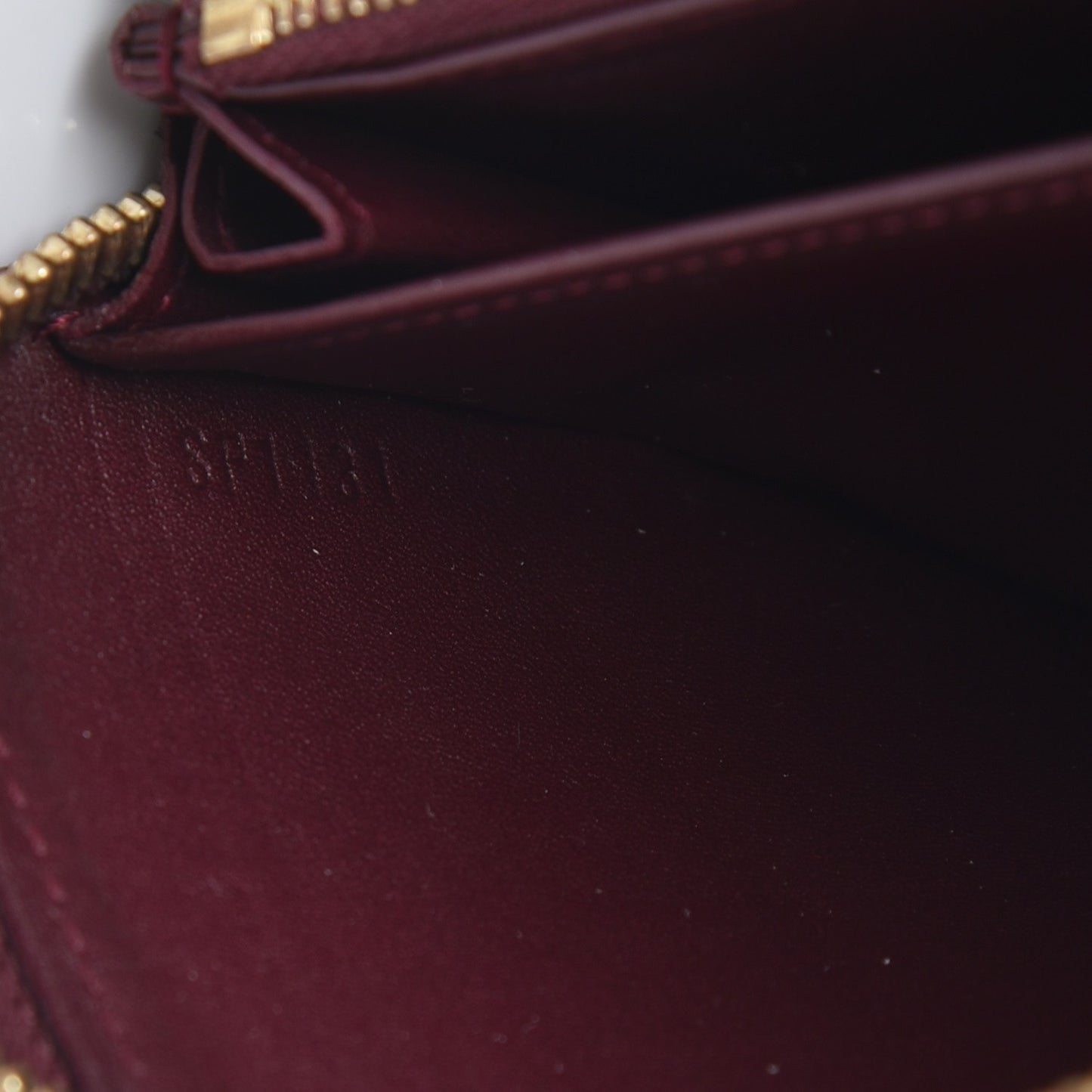 Vernis Zippy Wallet Amarante