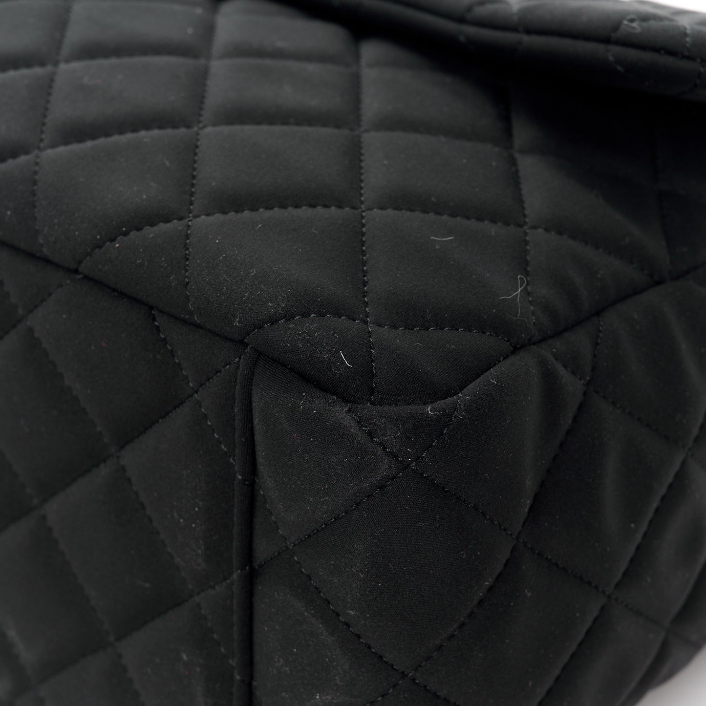 Neoprene Quilted XXL Travel Flap Bag Black