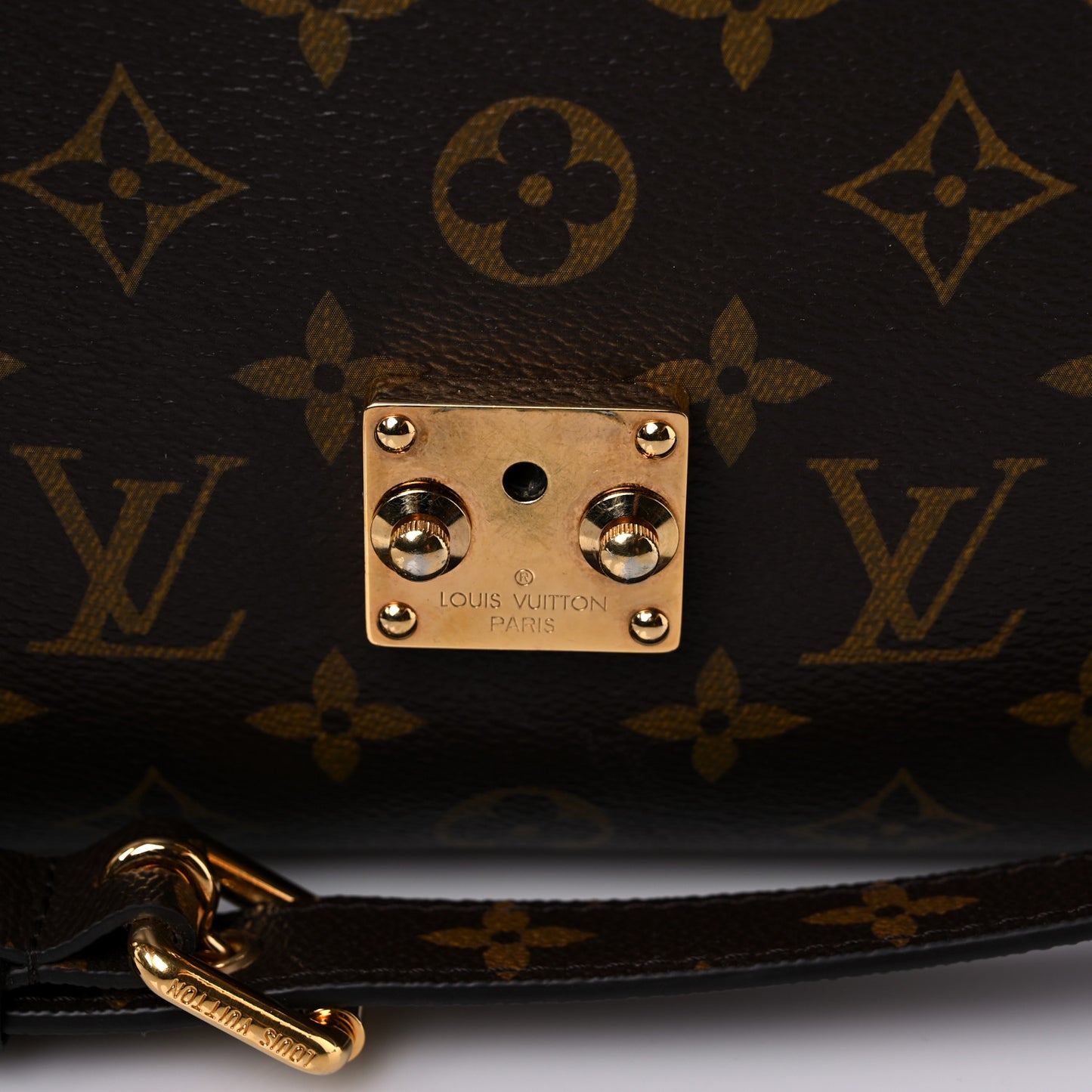 Monogram Metis