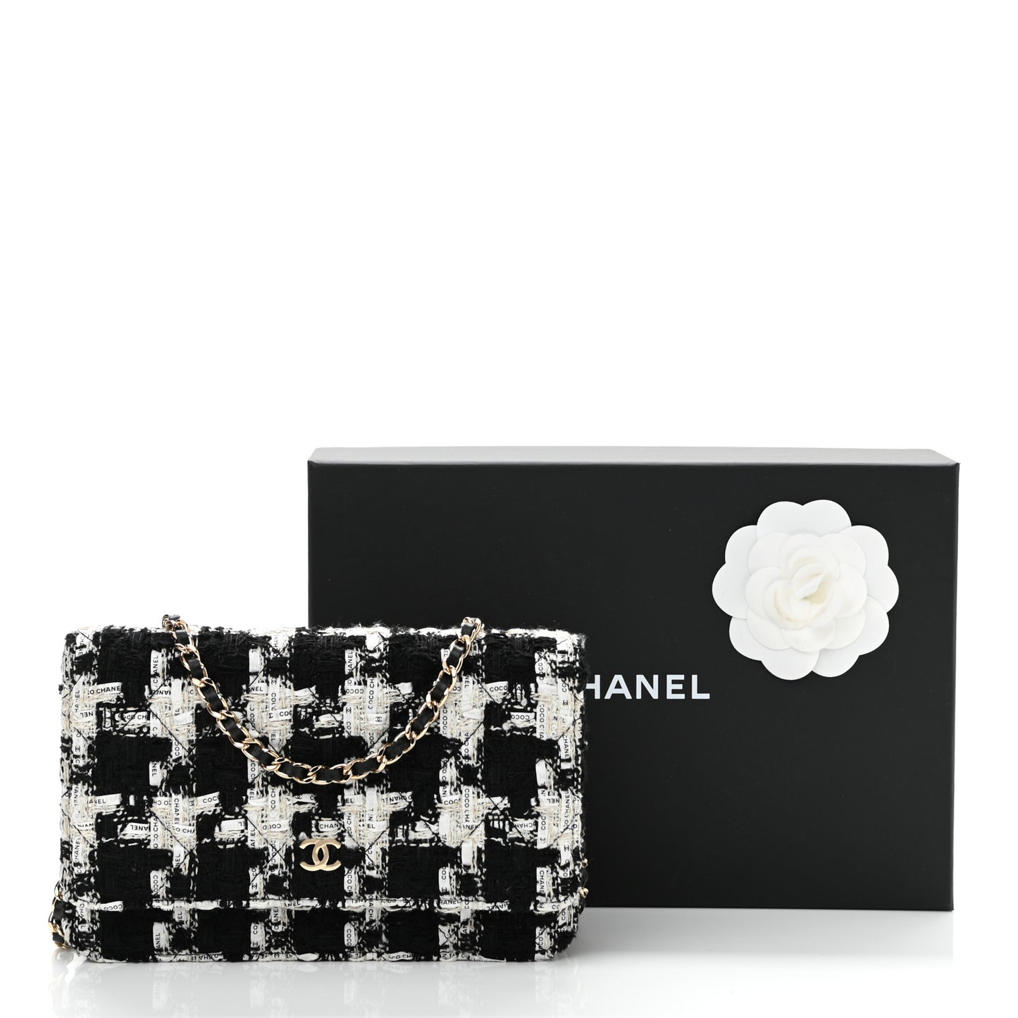 Tweed Quilted Wallet On Chain WOC Black Ecru White
