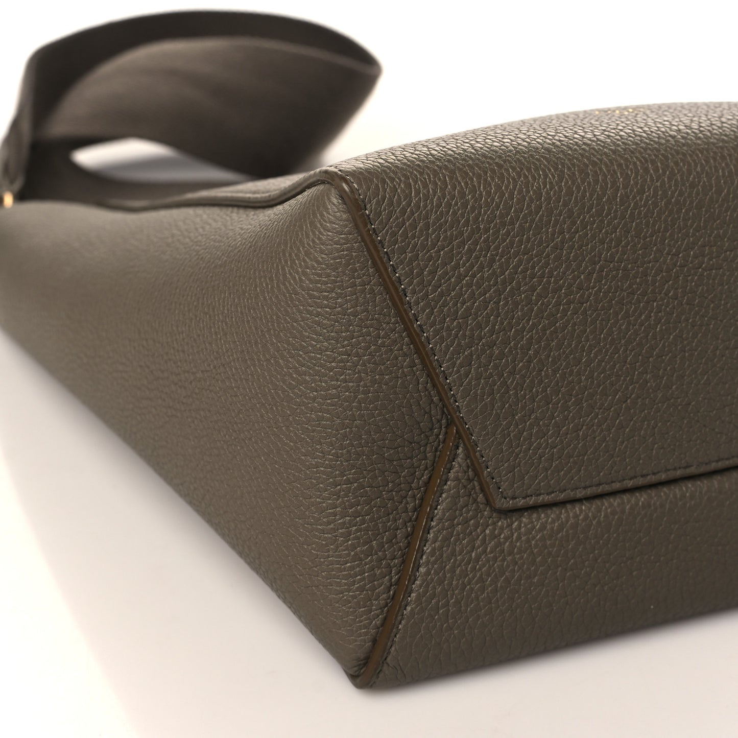 Soft Grained Calfskin Small Sangle Bucket Bag Taupe