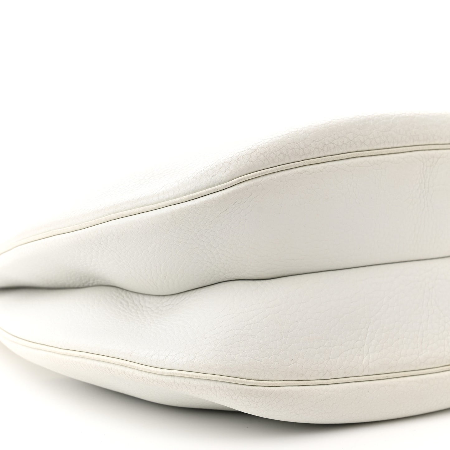 Taurillon Clemence Gao White