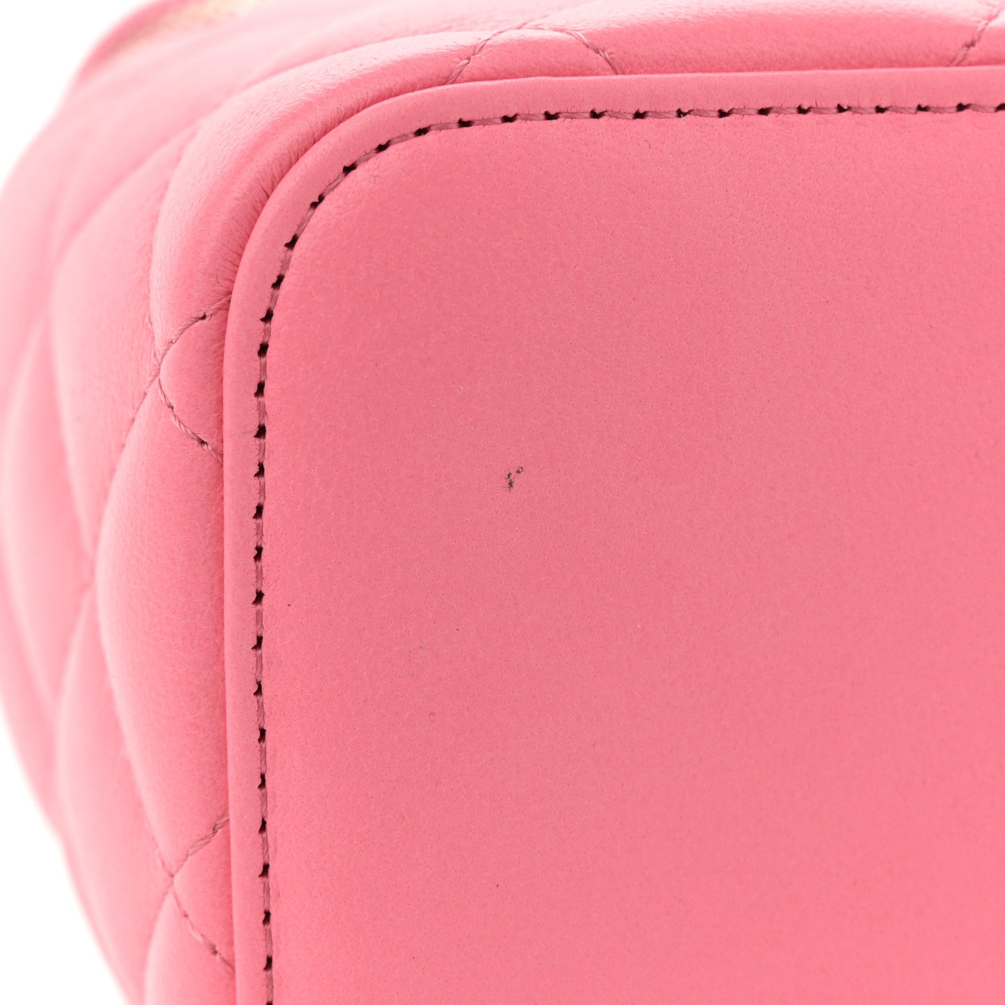 Lambskin Quilted Small Pearl Crush Vanity Case With Chain Pink