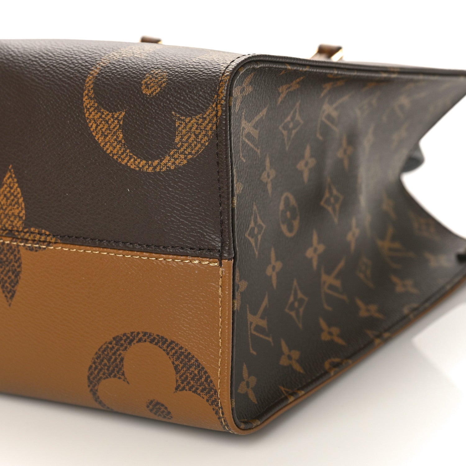 Louis Vuitton LOUIS VUITTON Reverse Monogram Giant Onthego MM 8 of 10