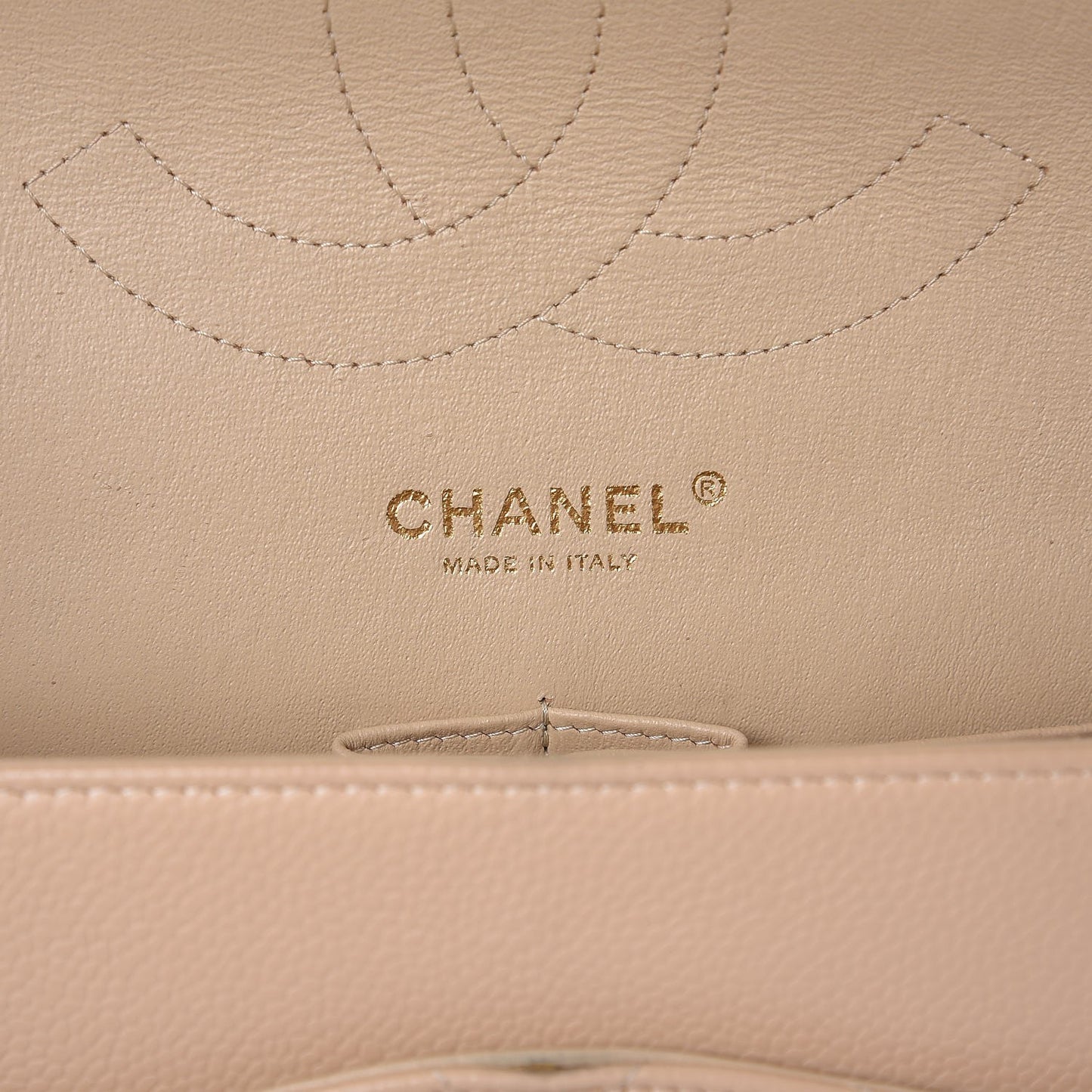 Caviar Quilted Jumbo Double Flap Beige Clair