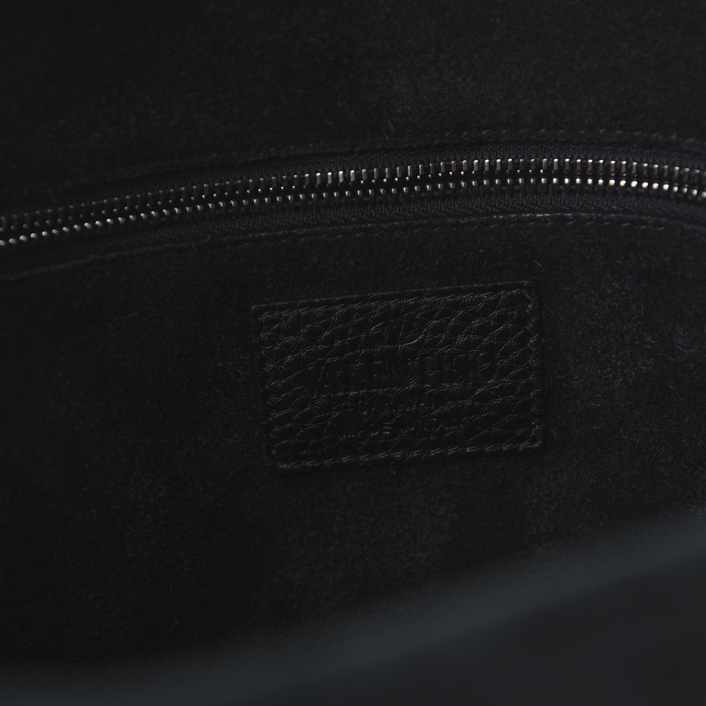 Pebbled Calfskin Rockstud Messenger Black