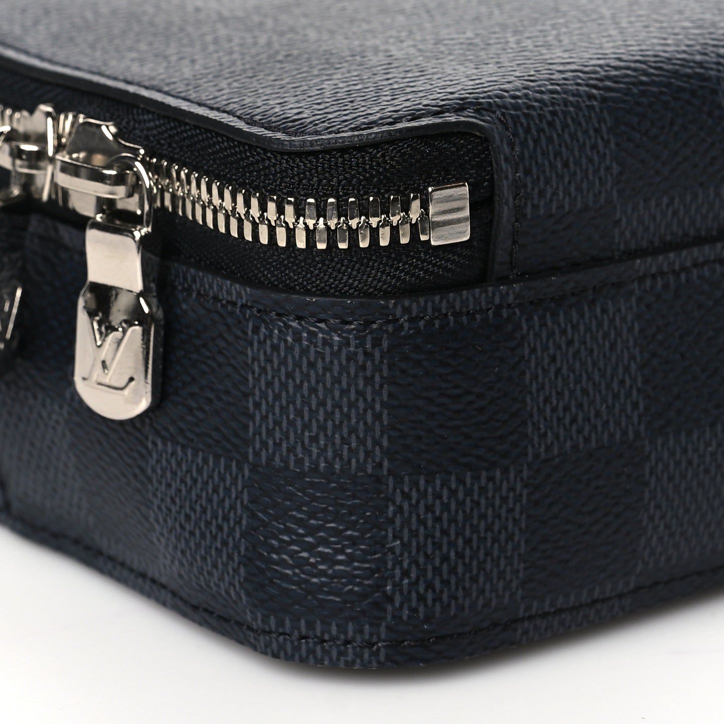 Damier Graphite Alpha Wearable Wallet