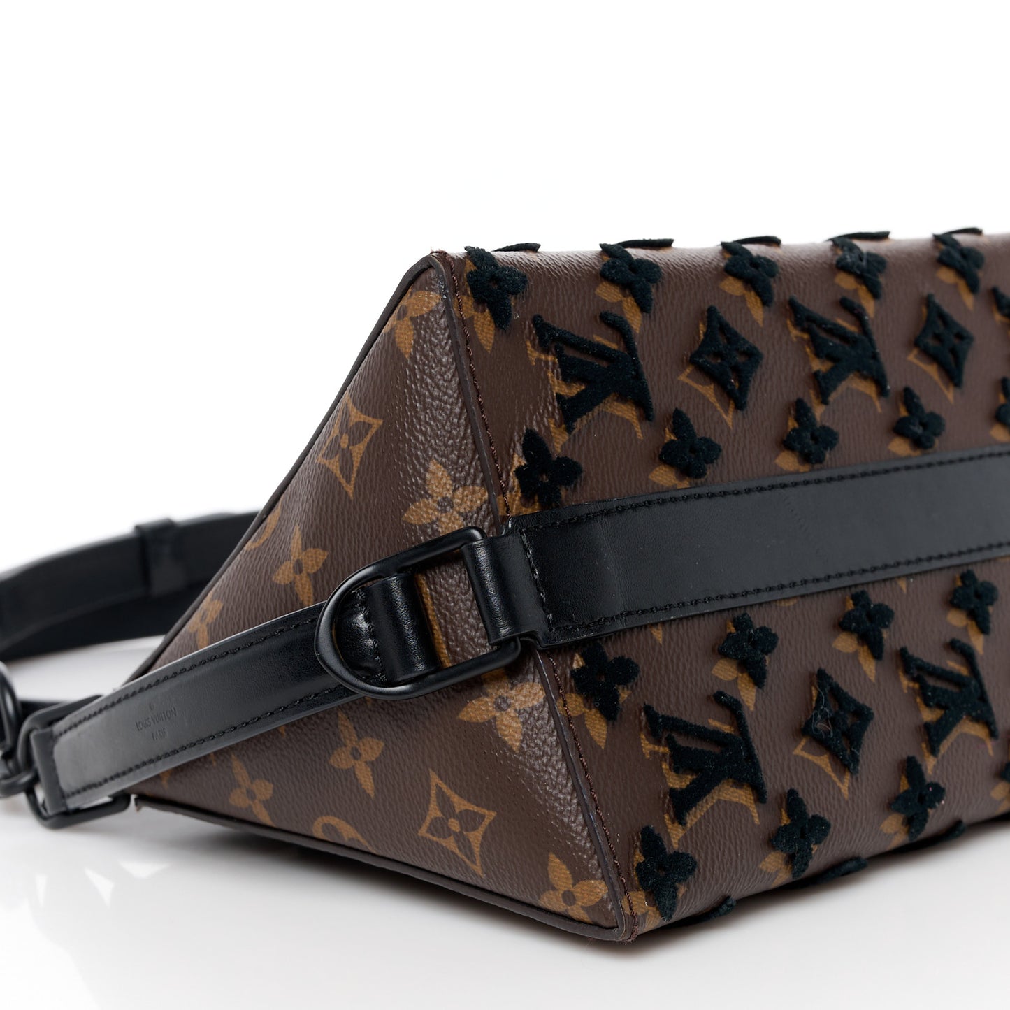 Monogram Tuffetage Triangle Messenger Black