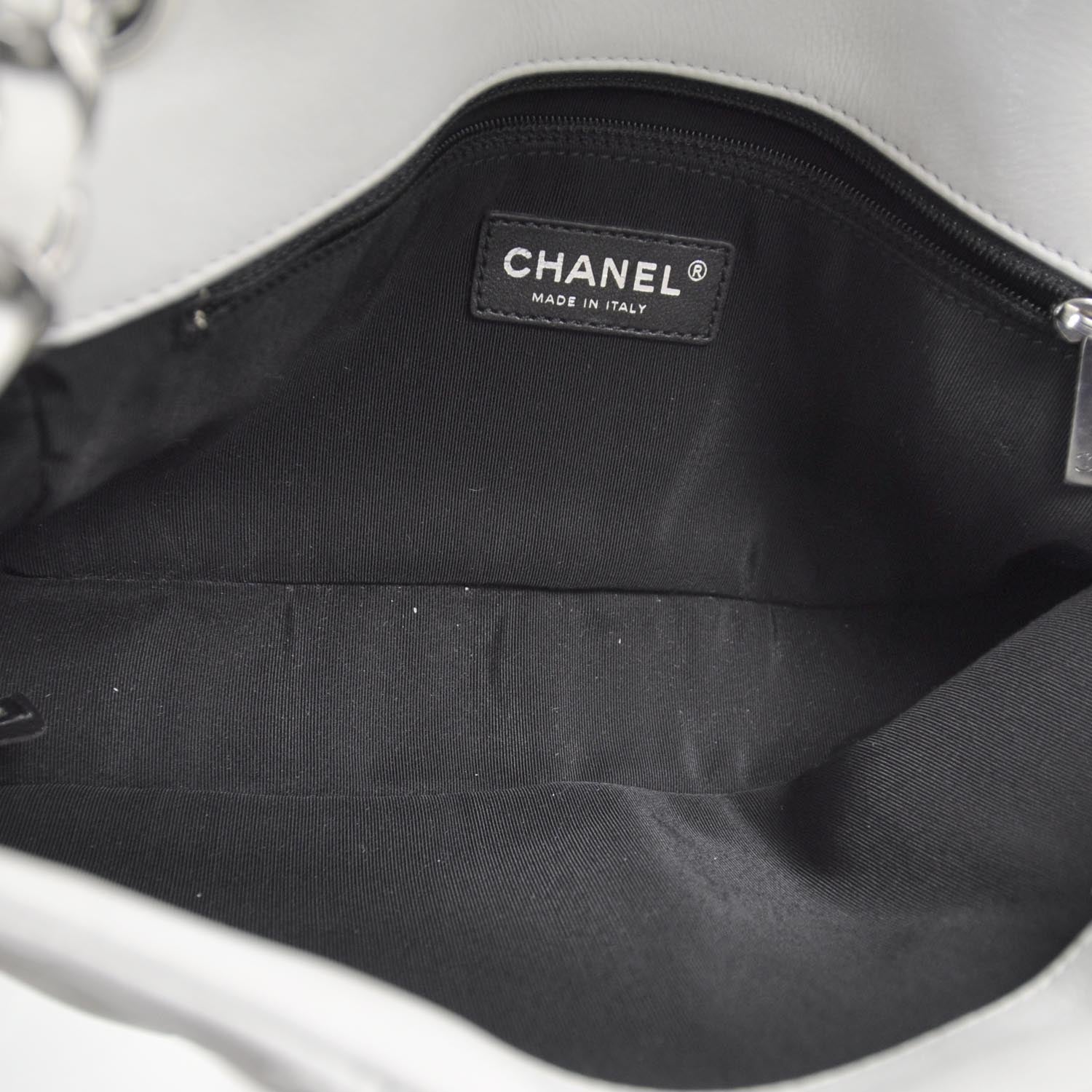 Chanel Iridescent Calfskin Chic Quilt Flap White 6 of 9