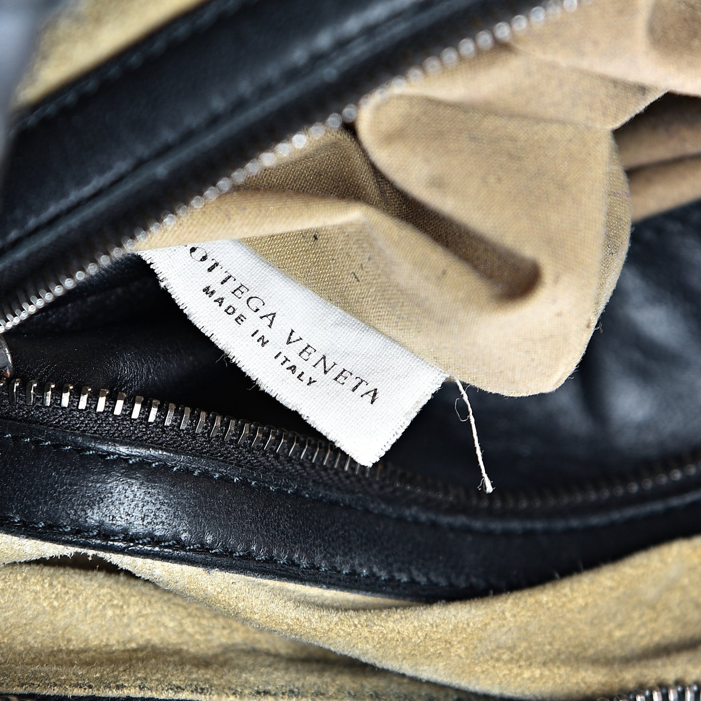 Nappa Intrecciato Large Belly Veneta Hobo Black