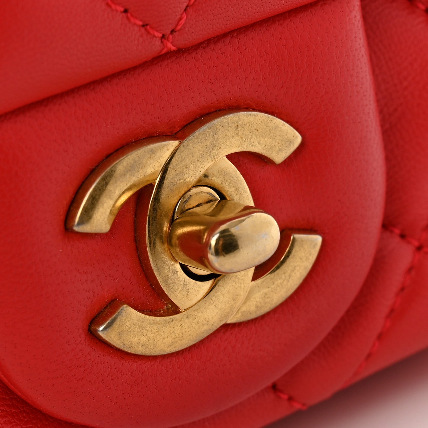 Lambskin Quilted Mini Pearl Crush Flap Red