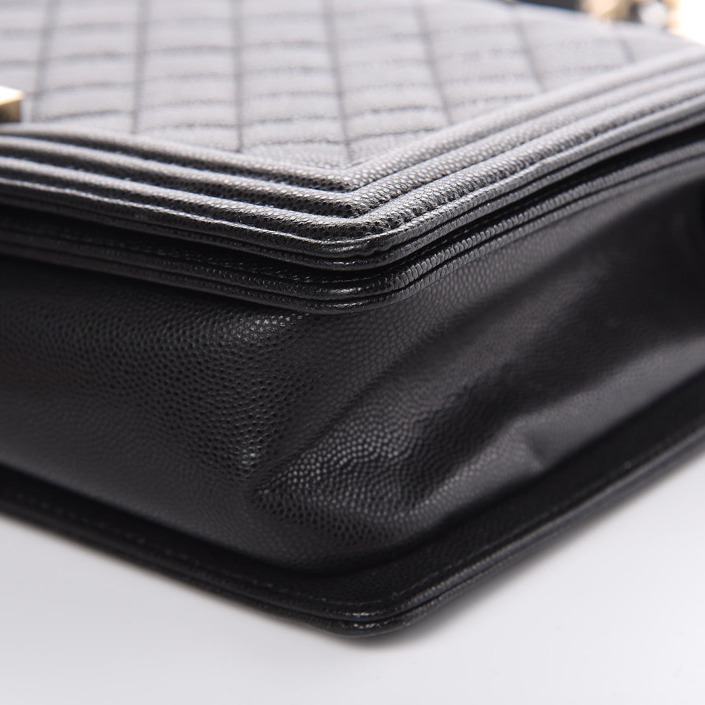 Caviar Quilted New Medium Boy Flap Black