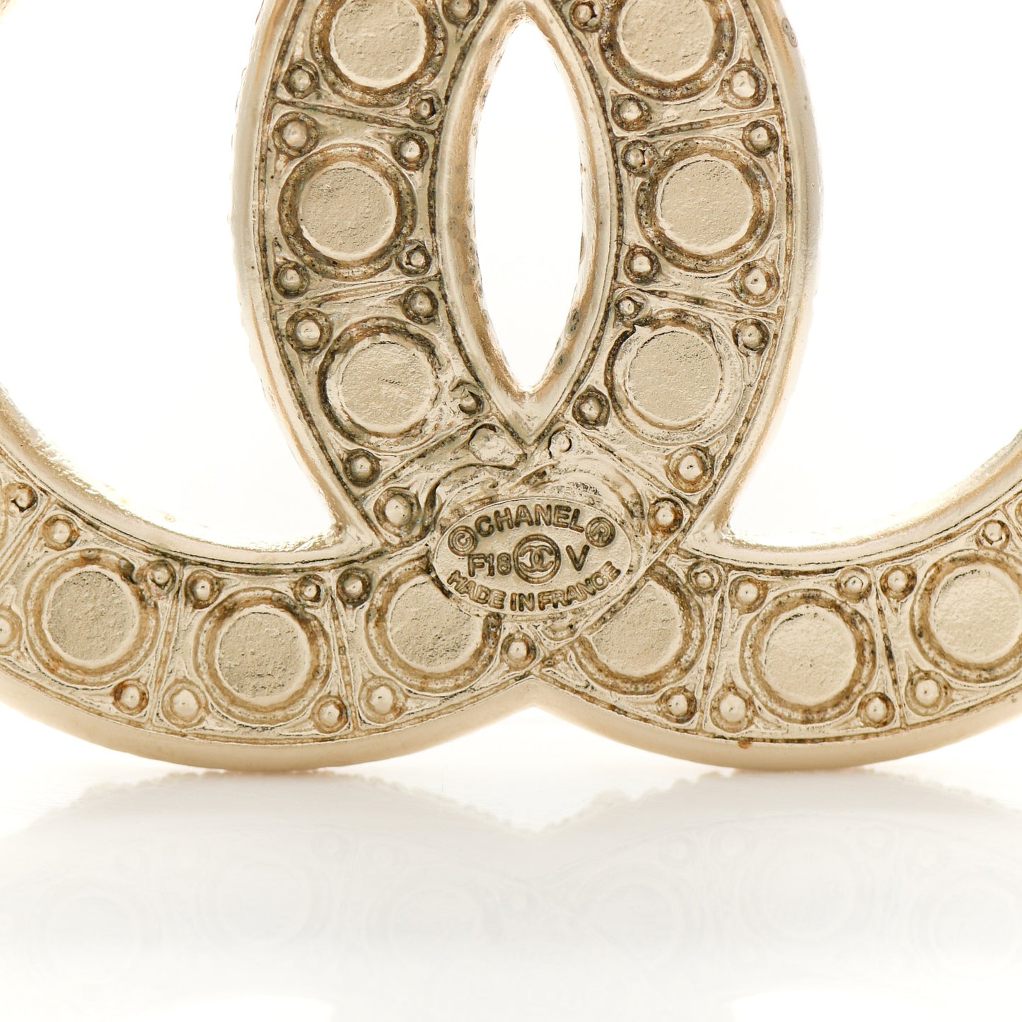 Metal Crystal Graduated Pearl CC Brooch Gold