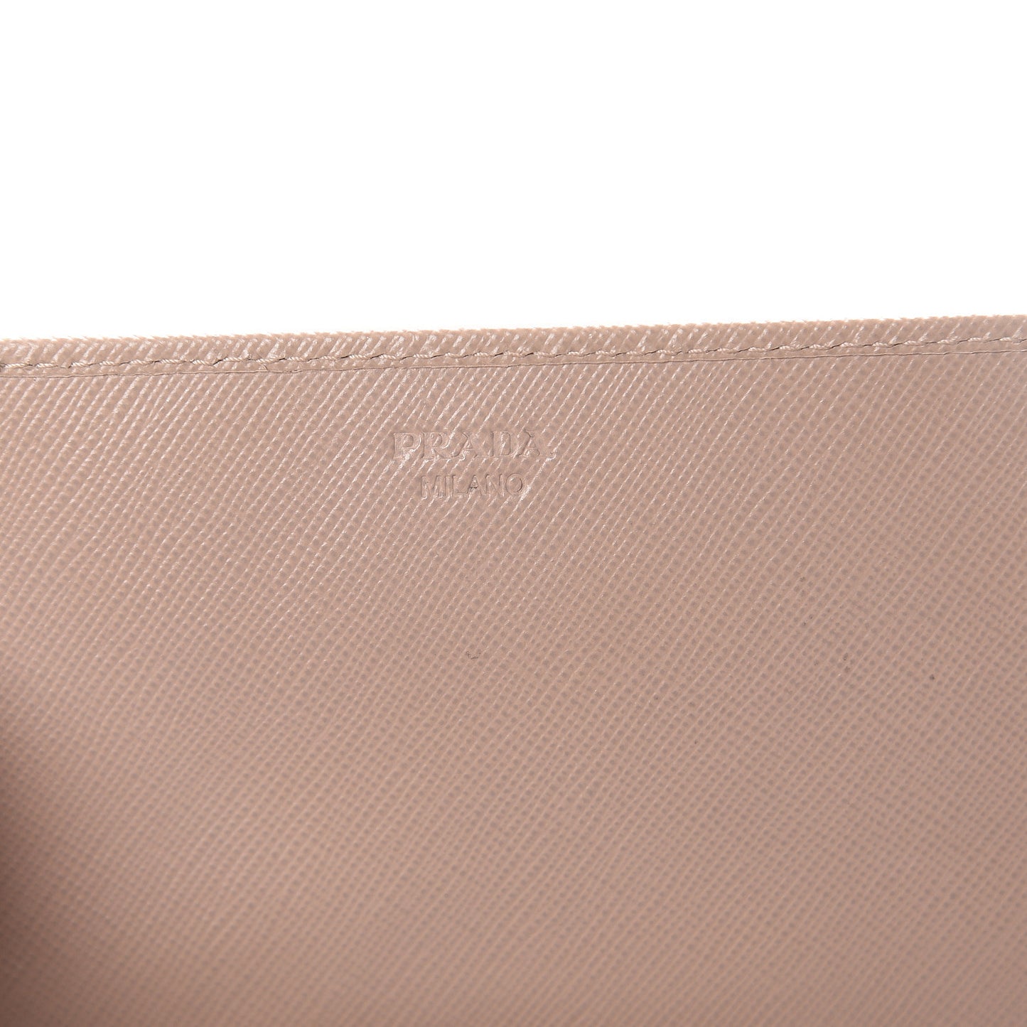 Saffiano Metal Oro Chain Wallet Cammeo