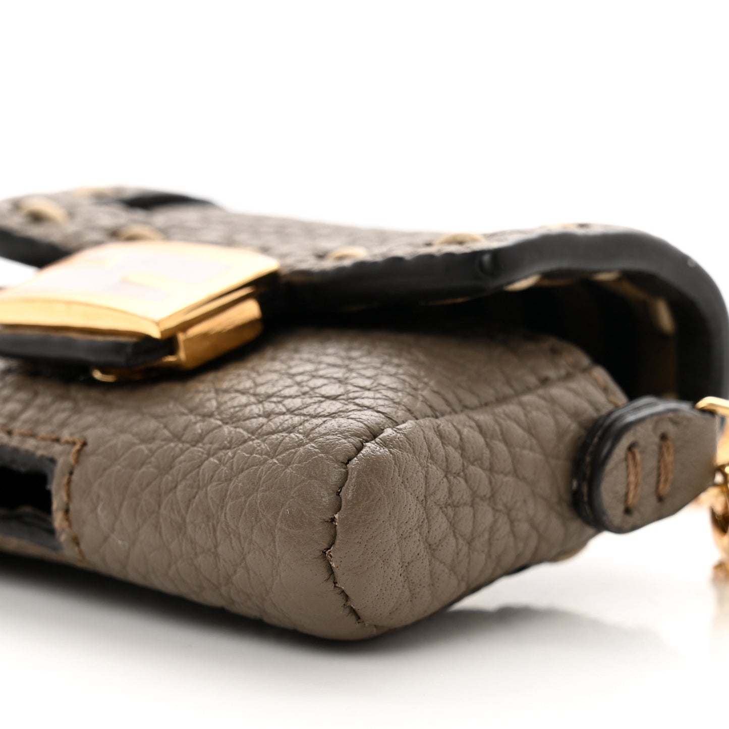 Cuoio Romano Selleria AirPods Pro Chain Baguette Charm Taupe