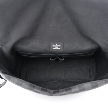 Louis Vuitton Damier Graphite Skyline Messenger MM 5 of 12